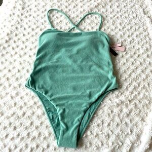 NWT 👙VICTORIA’S SECRET SWIM👙 Size Mediun
